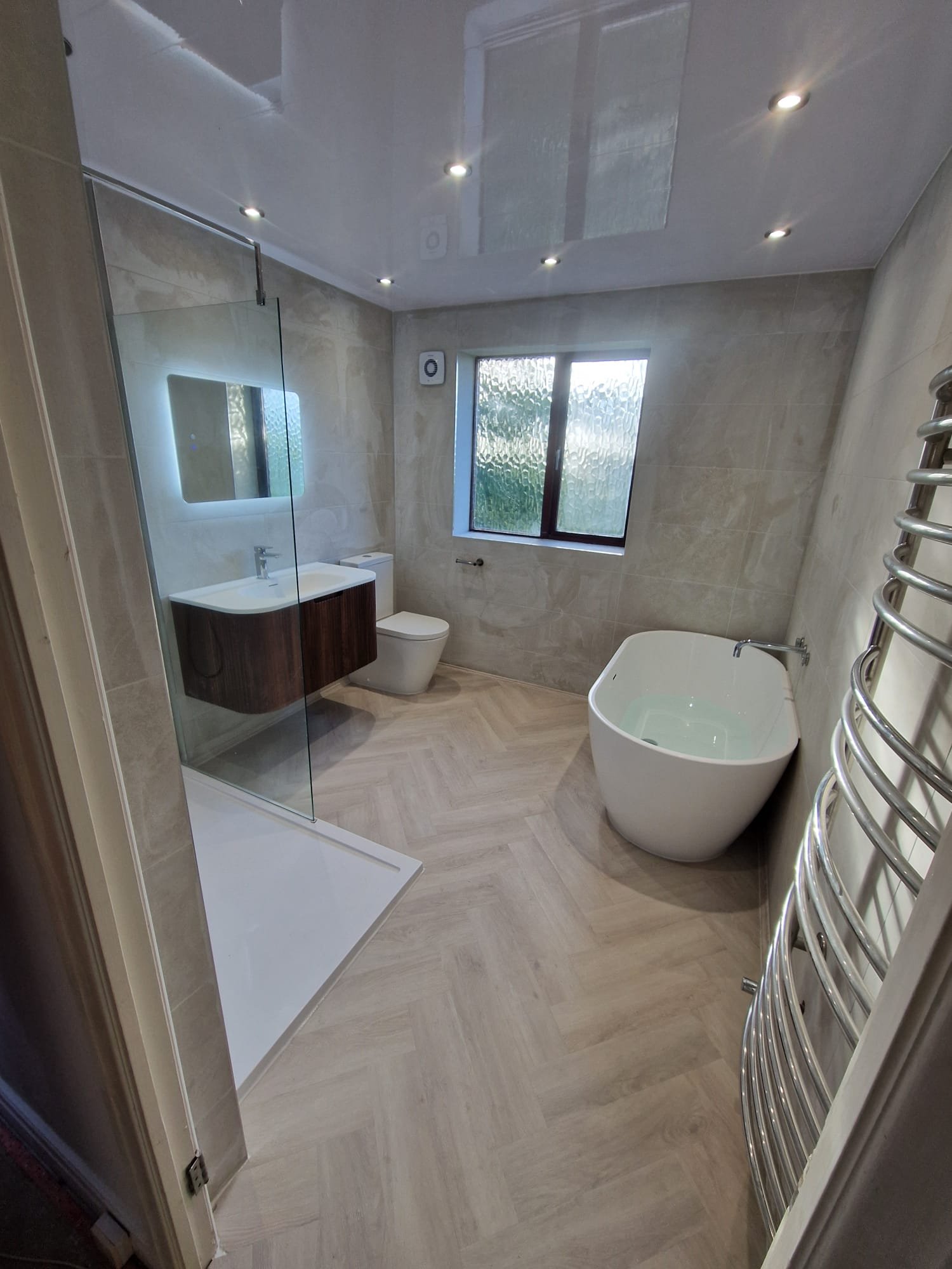 Freestanding Bath and Walk-In Shower in a Contemporary Bathroom – Heaton Moor Bathroom Design Ideas