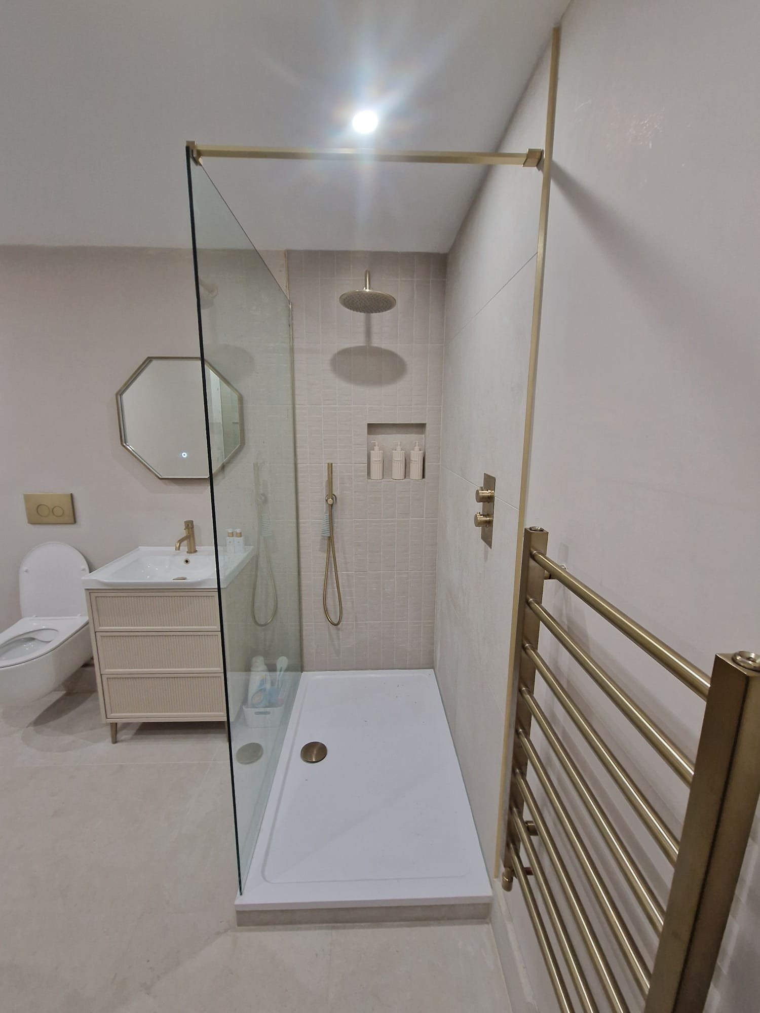 Walk-In Shower with Brushed Gold Details – Bolton Bathroom Design Ideas